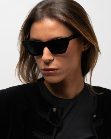 Campbell Black sunglasses woman wearing