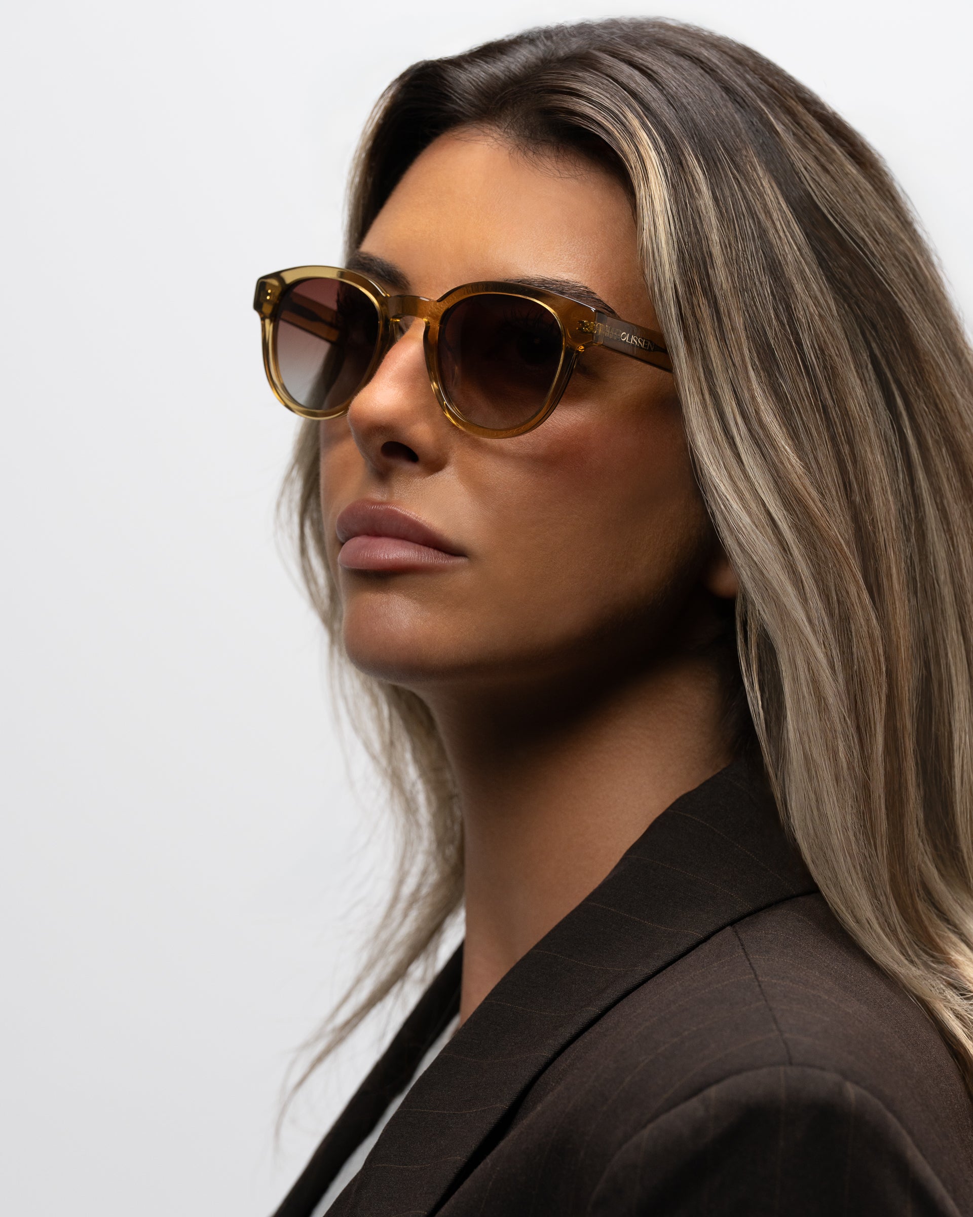 Milo Yellow round acetate sunglasses woman wearing