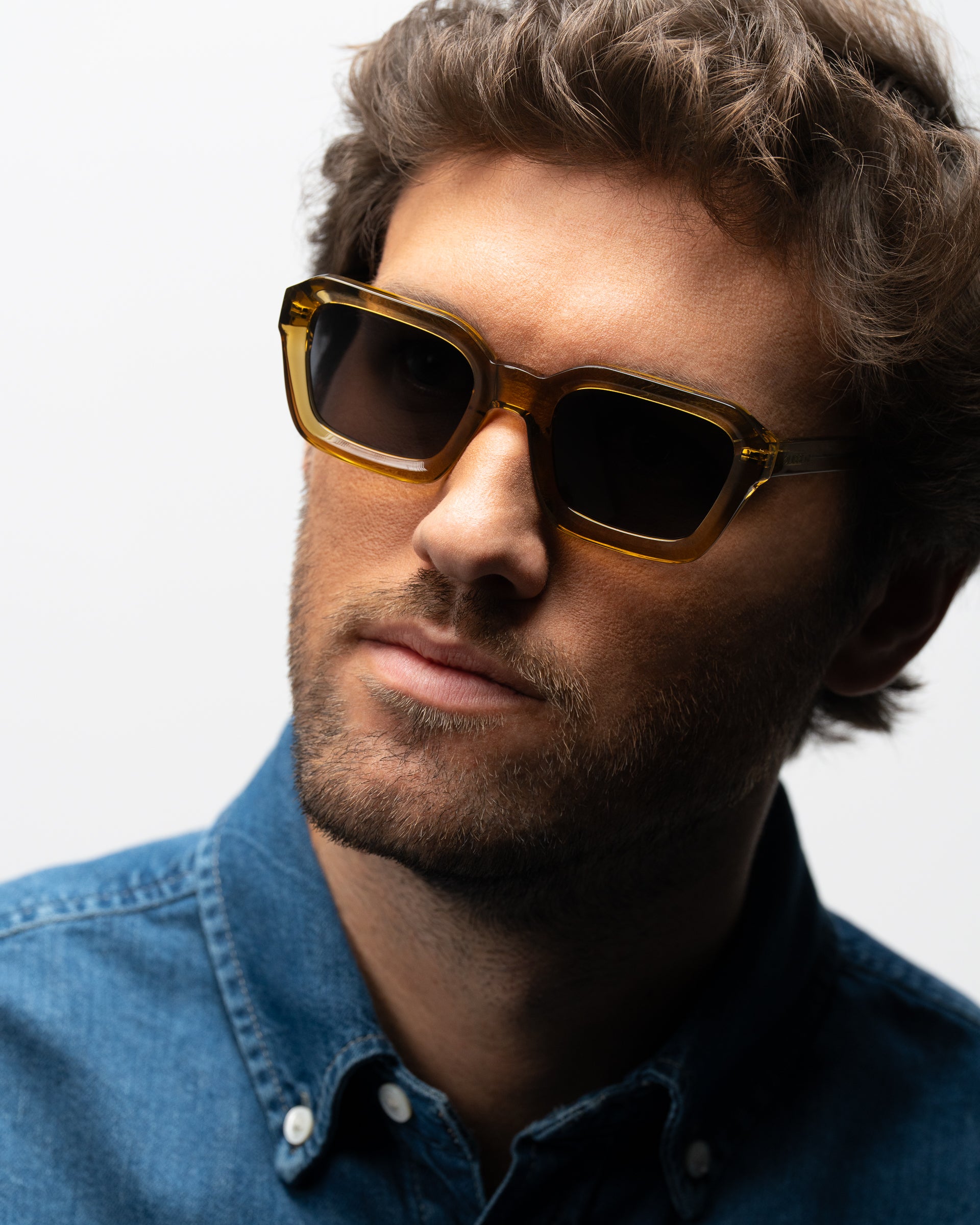 Montaro Yellow sunglasses man wearing